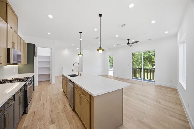 4605 Belmont Avenue 102, Dallas, TX 75204
