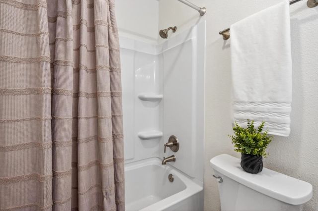 1272 Lancer Glen, Escondido, CA 92029