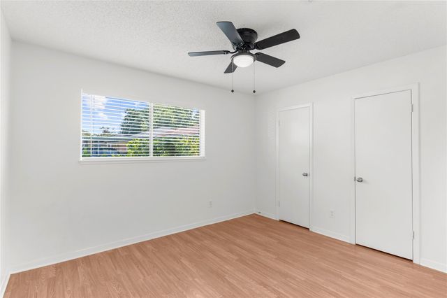 2325 15th Avenue N, Texas City, TX 77590