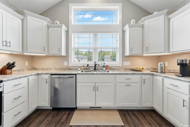 17009 Hamptons Parkway, New Haven, IN 46774