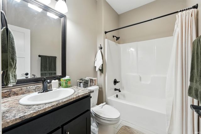 17009 Hamptons Parkway, New Haven, IN 46774