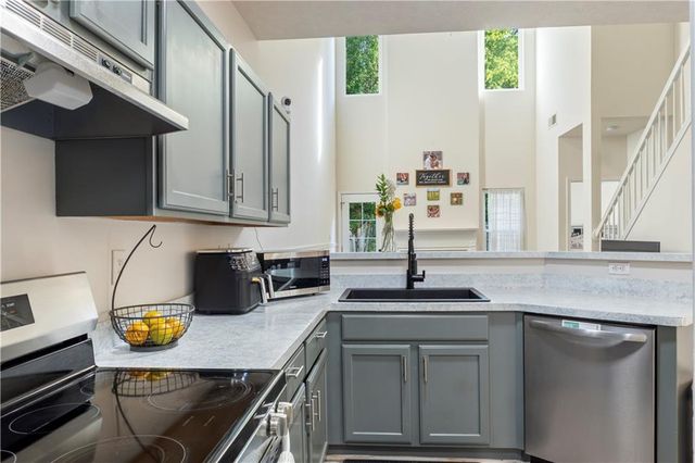 48 Hampton Drive, Cartersville, GA 30121