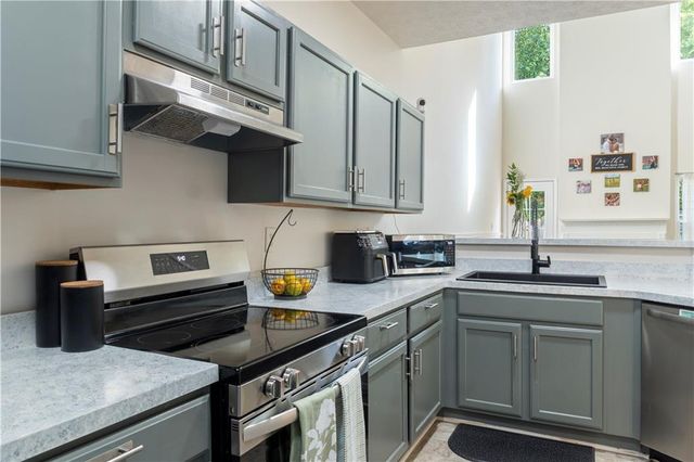48 Hampton Drive, Cartersville, GA 30121