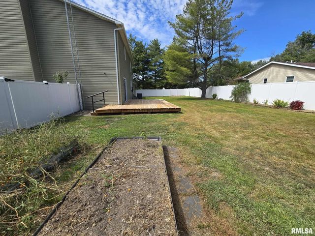 108 MOCKINGBIRD Lane, Woodlawn, IL 62898