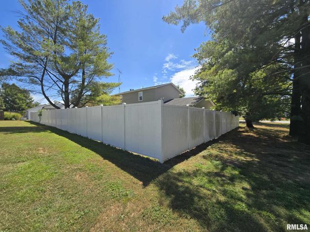 108 MOCKINGBIRD Lane, Woodlawn, IL 62898