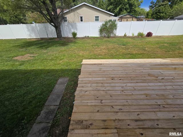 108 MOCKINGBIRD Lane, Woodlawn, IL 62898