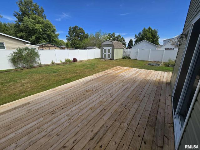 108 MOCKINGBIRD Lane, Woodlawn, IL 62898