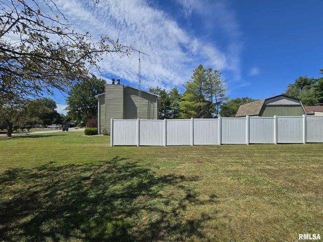 108 MOCKINGBIRD Lane, Woodlawn, IL 62898