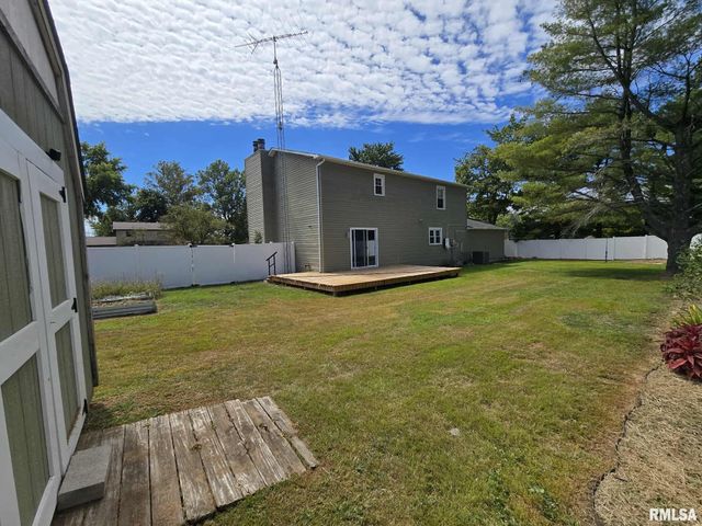 108 MOCKINGBIRD Lane, Woodlawn, IL 62898