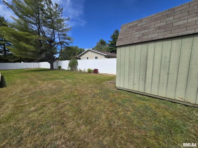 108 MOCKINGBIRD Lane, Woodlawn, IL 62898