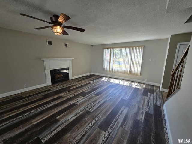 108 MOCKINGBIRD Lane, Woodlawn, IL 62898