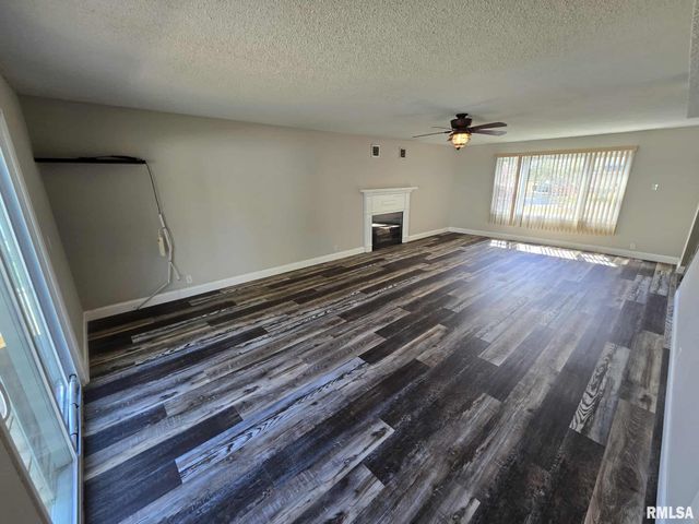 108 MOCKINGBIRD Lane, Woodlawn, IL 62898