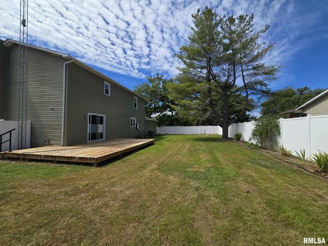 108 MOCKINGBIRD Lane, Woodlawn, IL 62898