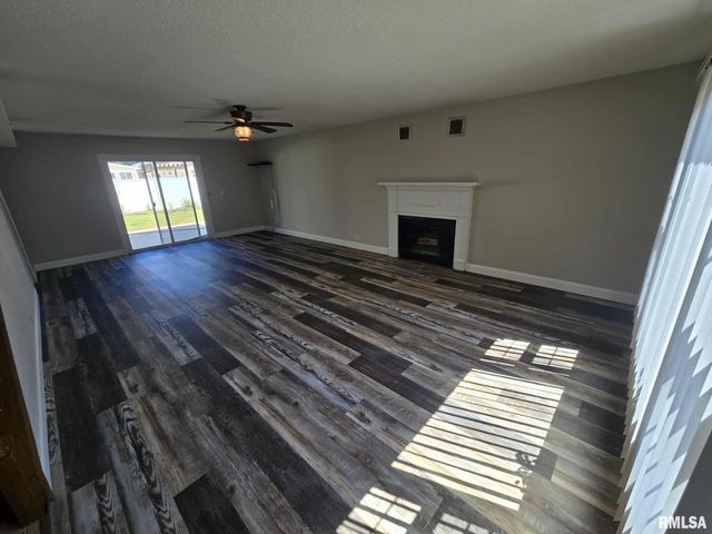 108 MOCKINGBIRD Lane, Woodlawn, IL 62898