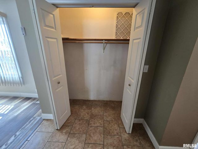 108 MOCKINGBIRD Lane, Woodlawn, IL 62898