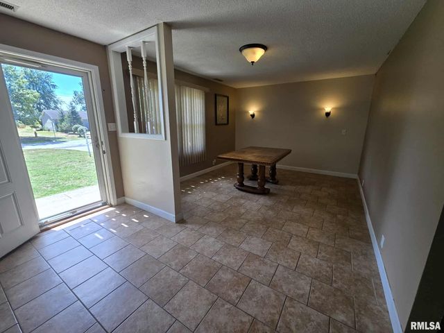 108 MOCKINGBIRD Lane, Woodlawn, IL 62898