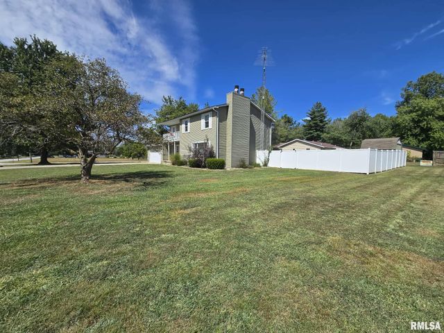 108 MOCKINGBIRD Lane, Woodlawn, IL 62898