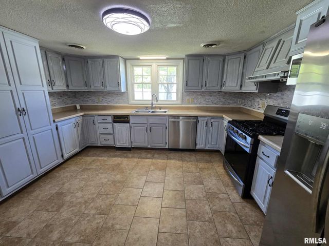 108 MOCKINGBIRD Lane, Woodlawn, IL 62898