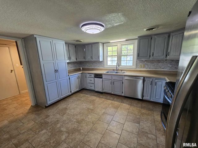 108 MOCKINGBIRD Lane, Woodlawn, IL 62898