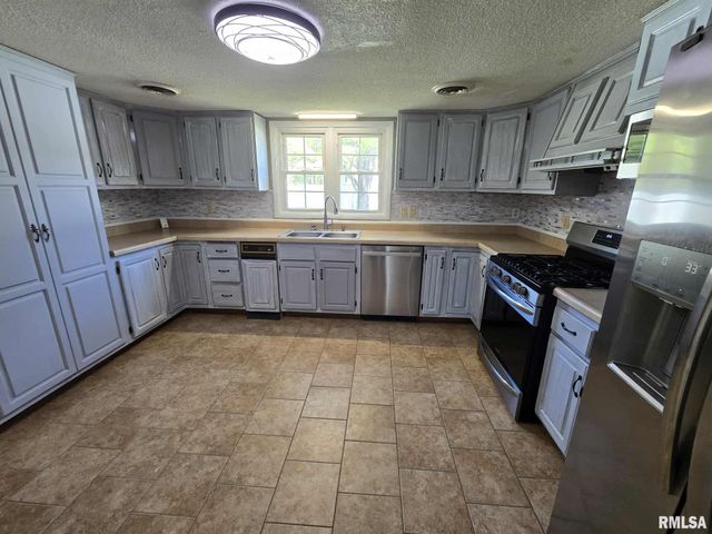 108 MOCKINGBIRD Lane, Woodlawn, IL 62898