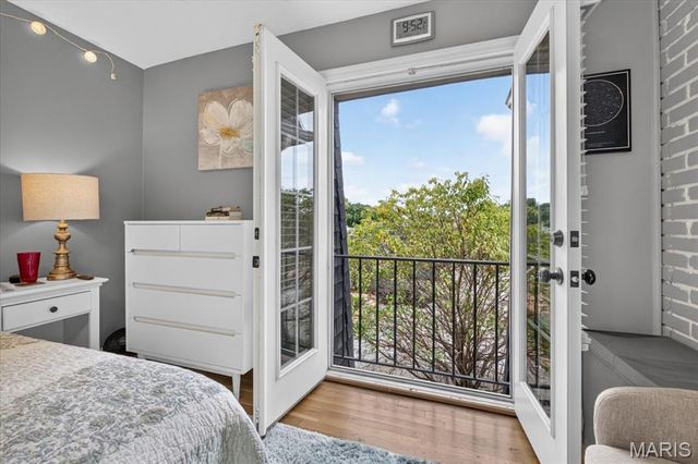 12861 Town And Four Drive 12861, Creve Coeur, MO 63141