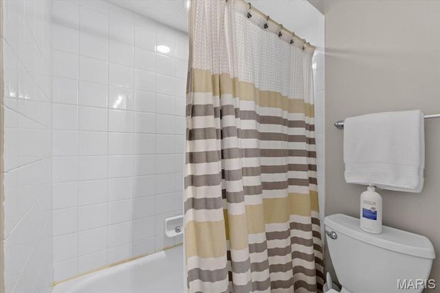 12861 Town And Four Drive 12861, Creve Coeur, MO 63141