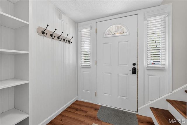 12861 Town And Four Drive 12861, Creve Coeur, MO 63141