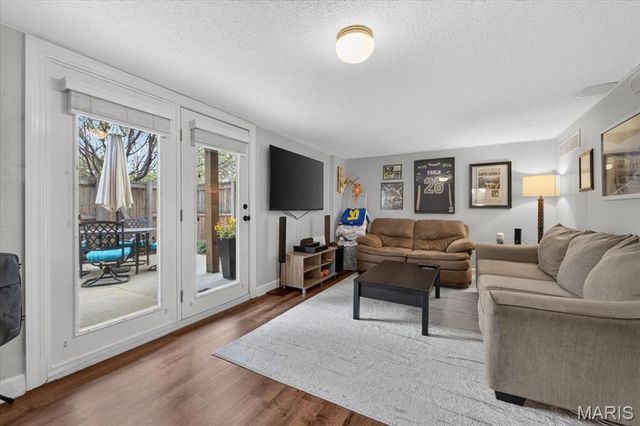 12861 Town And Four Drive 12861, Creve Coeur, MO 63141