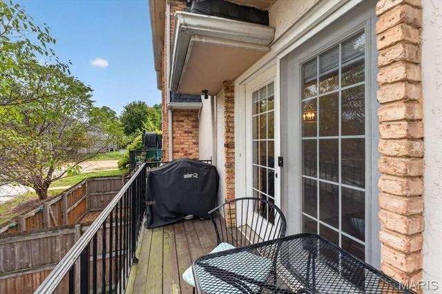 12861 Town And Four Drive 12861, Creve Coeur, MO 63141