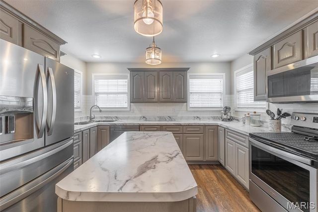 5263 State Highway J, Puxico, MO 63960