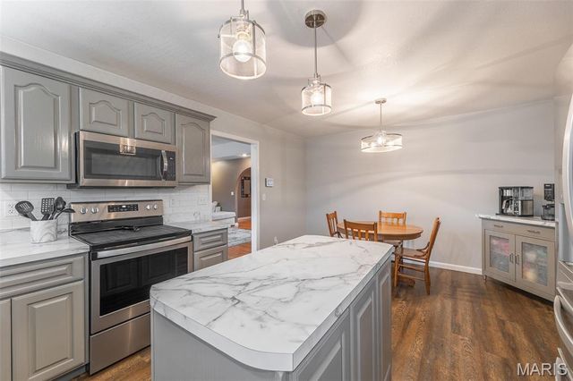 5263 State Highway J, Puxico, MO 63960