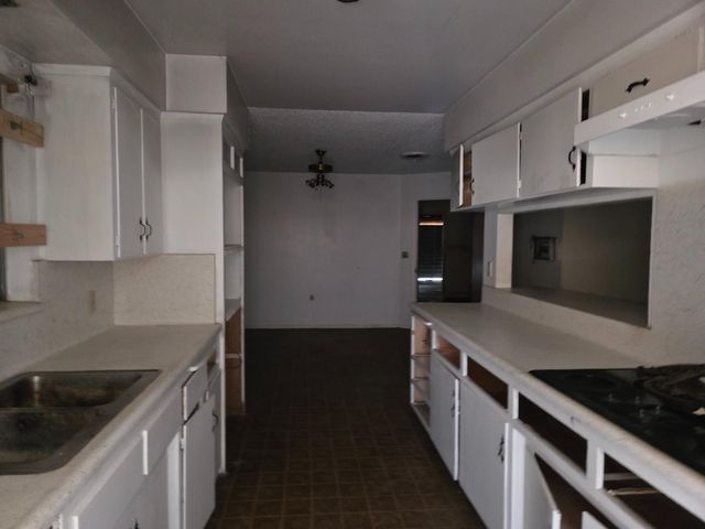 4559 E Clinton, Fresno, CA 93703