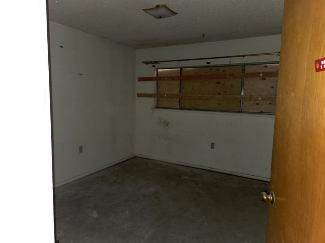 4559 E Clinton, Fresno, CA 93703