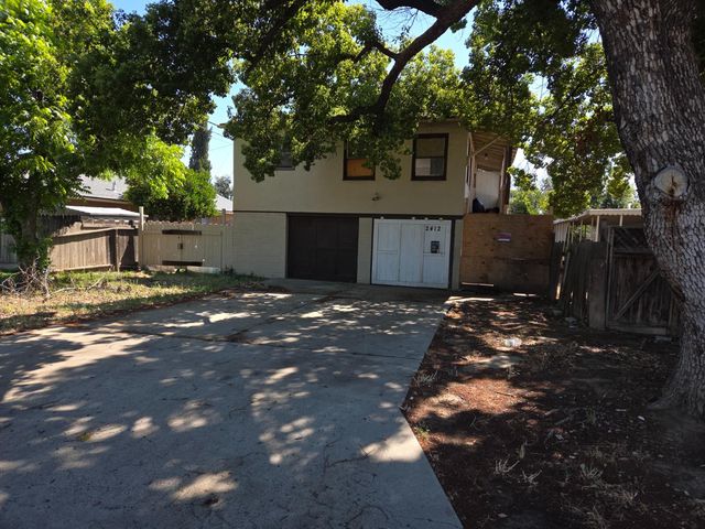 4559 E Clinton, Fresno, CA 93703