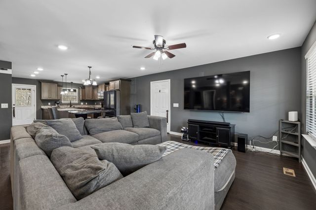 145 Diane Loop, White Bluff, TN 37187