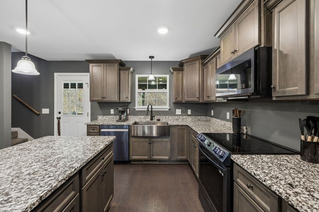 145 Diane Loop, White Bluff, TN 37187