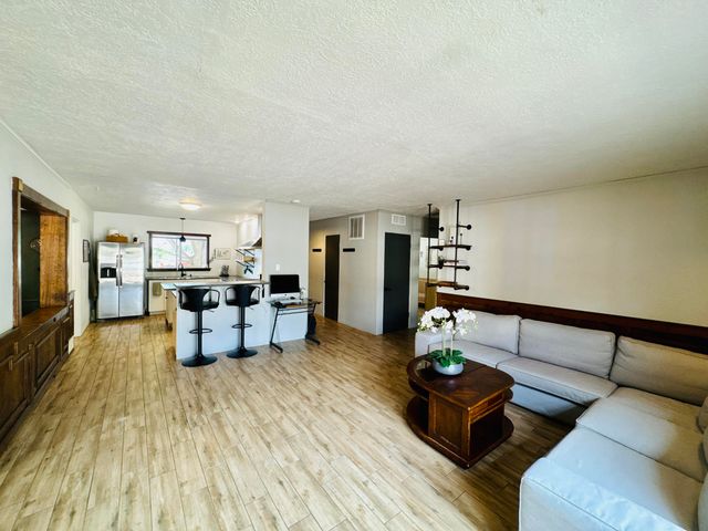 1620 Parsifal Street NE, Albuquerque, NM 87112