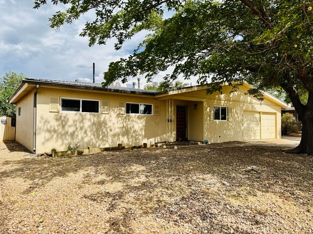 1620 Parsifal Street NE, Albuquerque, NM 87112