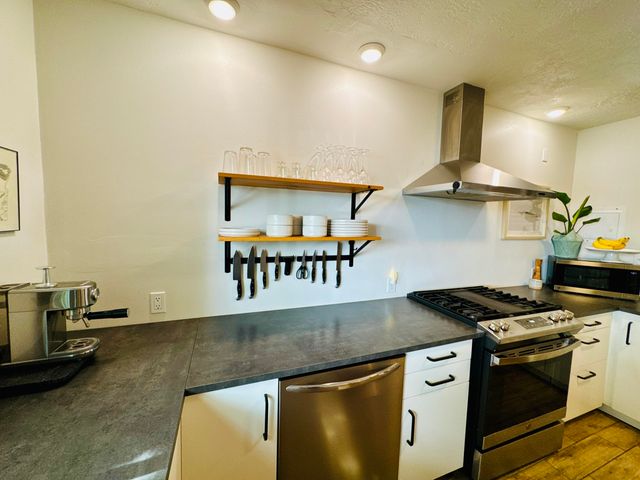 1620 Parsifal Street NE, Albuquerque, NM 87112