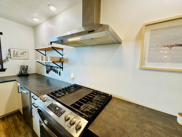 1620 Parsifal Street NE, Albuquerque, NM 87112