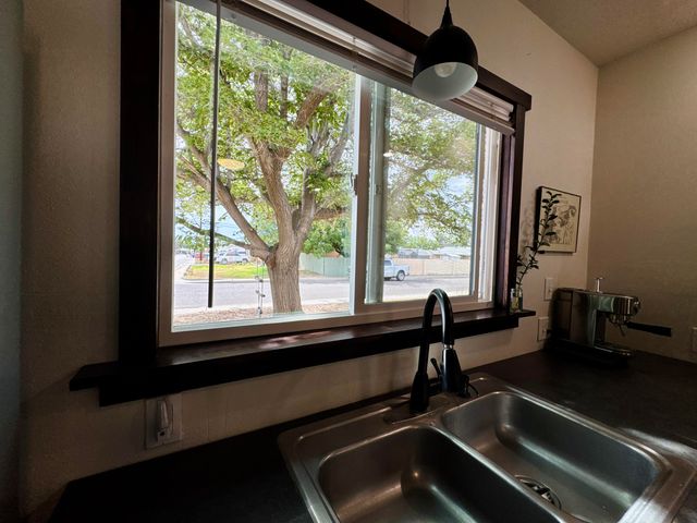 1620 Parsifal Street NE, Albuquerque, NM 87112