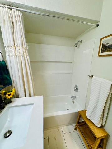 1620 Parsifal Street NE, Albuquerque, NM 87112