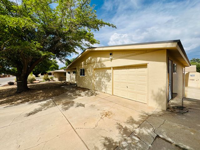 1620 Parsifal Street NE, Albuquerque, NM 87112