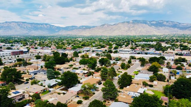 1620 Parsifal Street NE, Albuquerque, NM 87112