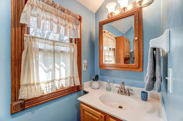 11135 Basil Road NW, Baltimore, OH 43105