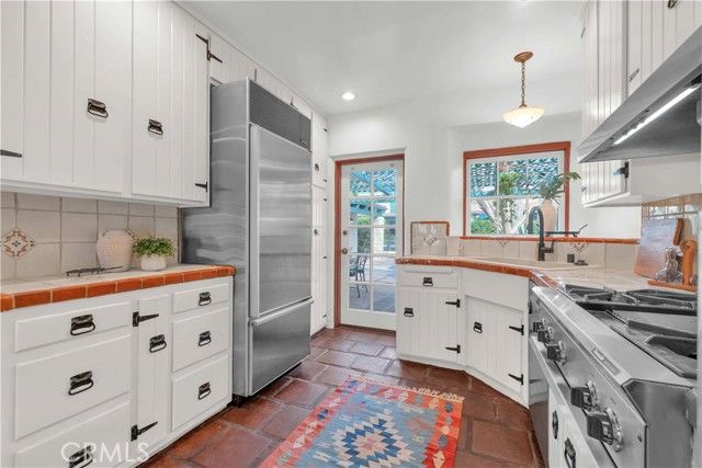 1321 W Valleyheart Drive, Burbank, CA 91506