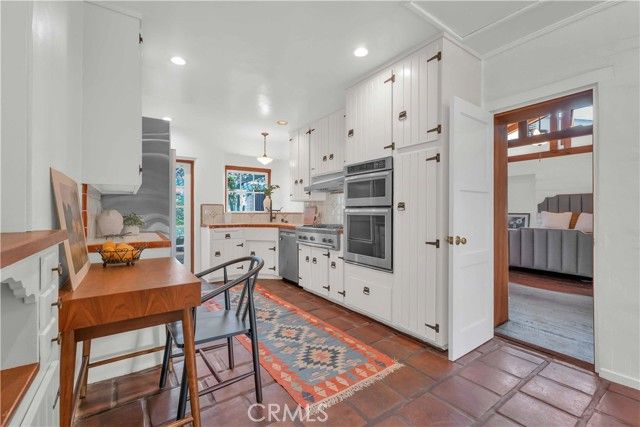 1321 W Valleyheart Drive, Burbank, CA 91506