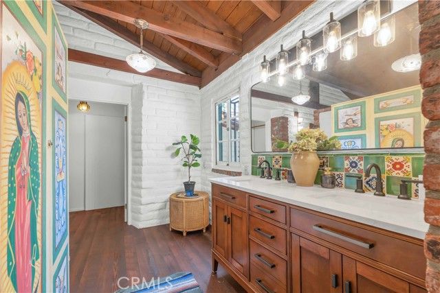 1321 W Valleyheart Drive, Burbank, CA 91506