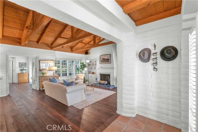 1321 W Valleyheart Drive, Burbank, CA 91506