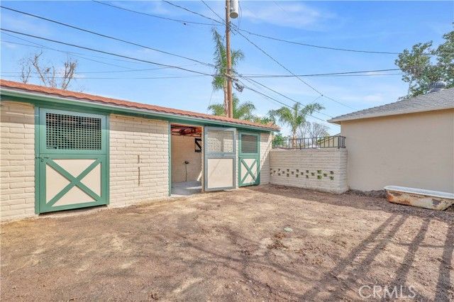 1321 W Valleyheart Drive, Burbank, CA 91506
